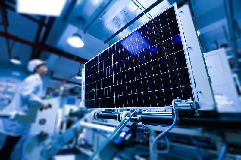 人民网报道｜聚焦琏升光伏第三代电池