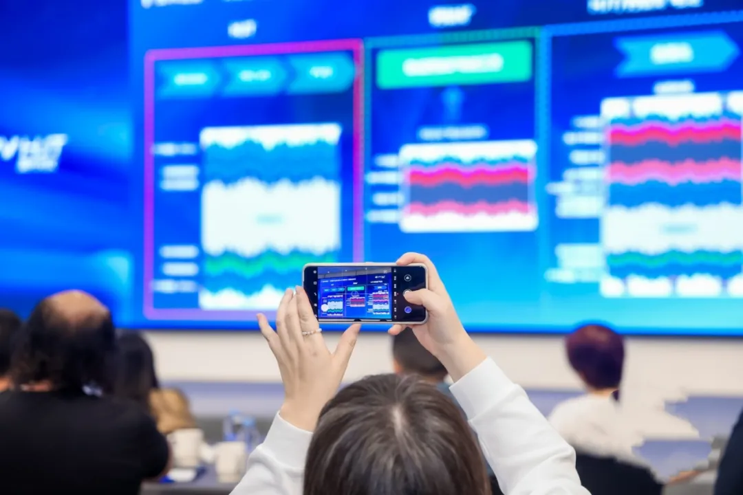 清华五道口科学企业家师生一行莅临琏升光伏研学交流